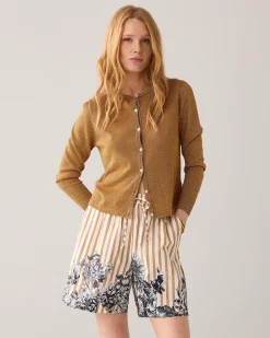 Baggy shorts with floral details