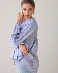 Blouse in a metallic pattern