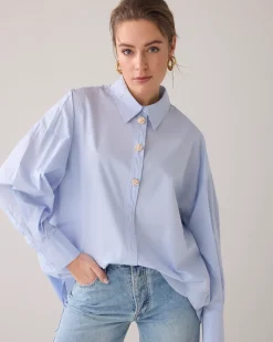 Blouse with fancy buttons