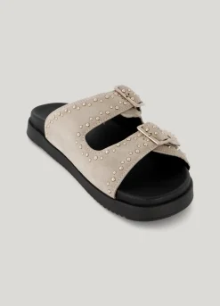 Leather sandal with studs