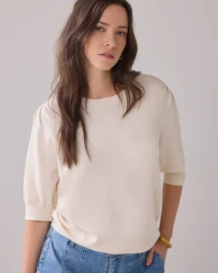 Top with puffed sleeves