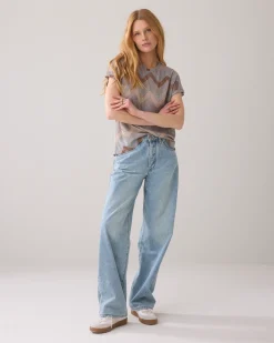 Top with zigzag pattern