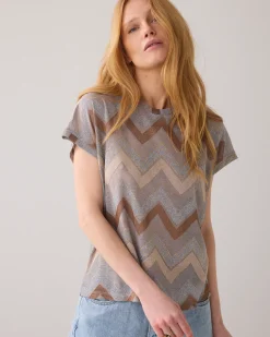 Top with zigzag pattern