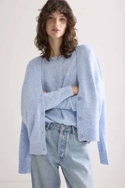 Wide boat-neck jumper