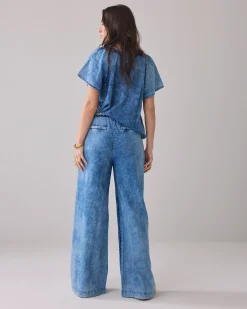 Wide trousers with fabric belt