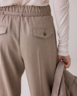 Wide-leg trousers in linen look